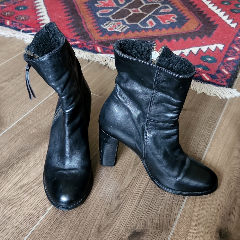 Catherine Malandrino Leather boots fur wool lined chunky heel